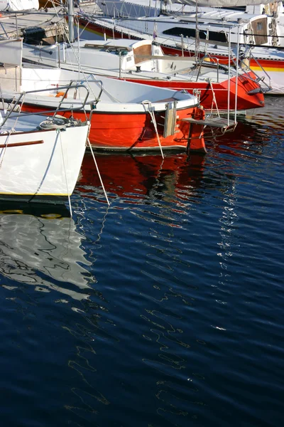 Aangemeerde boten — Stockfoto
