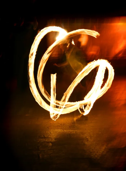 Огненный жонглер — стоковое фото