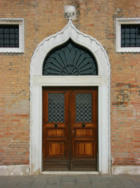 Porta veneziana — Fotografia de Stock
