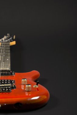 yalıtılmış elektrik gitar