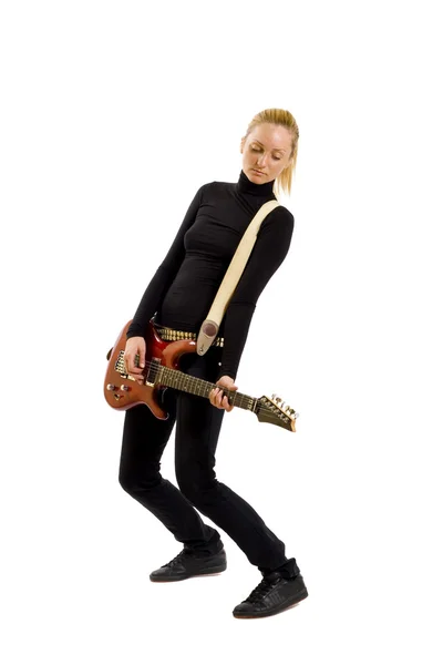 Den vackra blondin med en gitarr — Stockfoto