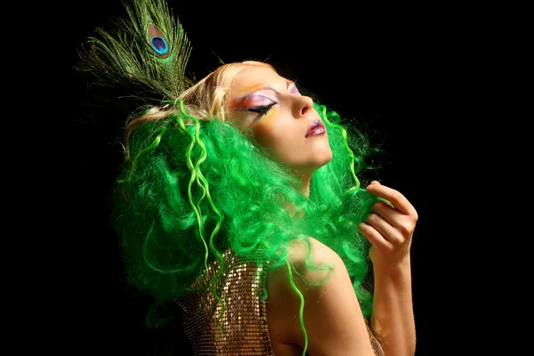 Móda dívka paví zelené vlasy — Stock fotografie