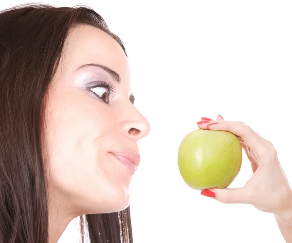 A csinos, fiatal nő, kezében egy almát — Stock Fotó