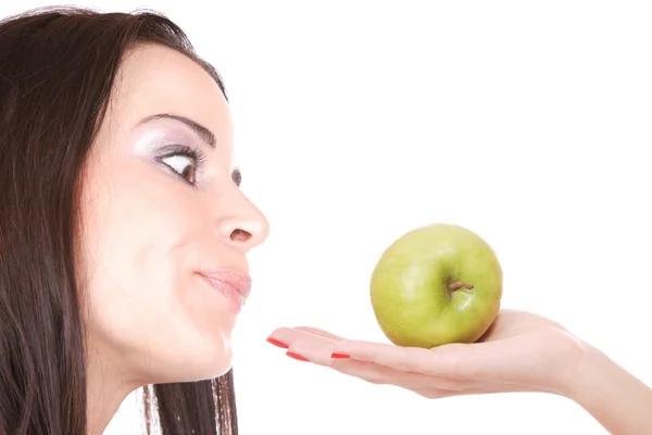 Una bella giovane donna con una mela in mano — Foto Stock