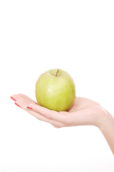 Manzana verde fresca en mano —  Fotos de Stock