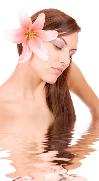 Krásná dívka s do vykresleného vody — Stock fotografie