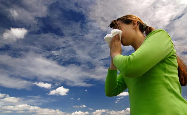Blowing nose — Stock Photo, Image