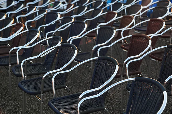 Stühle im Freien — Stockfoto
