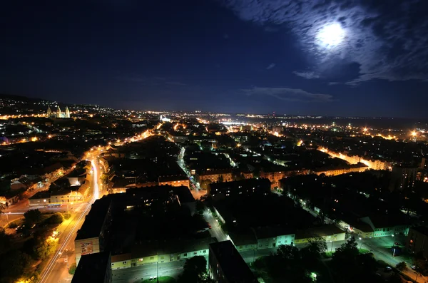 Stadsbilden på moonlight — Stockfoto
