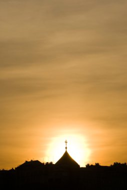 gün batımında kilise kubbe