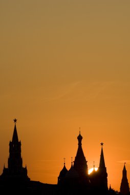 Kızıl Meydan silhouettes