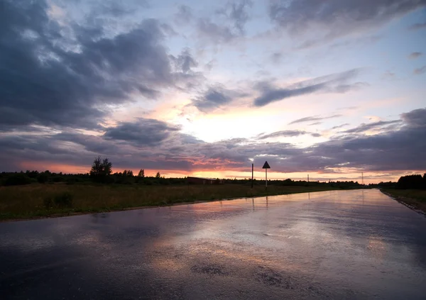 Pôr do sol depois da chuva — Fotografia de Stock
