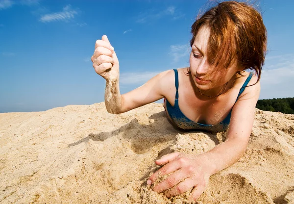Brincando com a areia — Fotografia de Stock