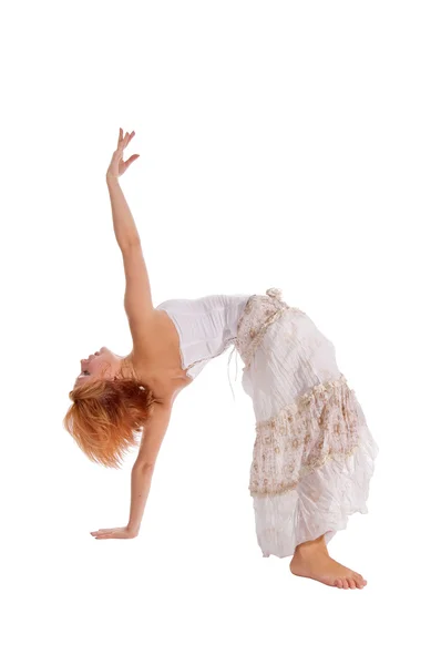 Bailarina pelirroja sobre blanco —  Fotos de Stock