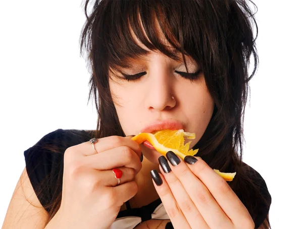 Κορίτσι τρώει πορτοκαλί — Φωτογραφία Αρχείου