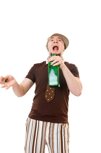 Νεαρός άνδρας με πράσινο μπουκάλι — Φωτογραφία Αρχείου