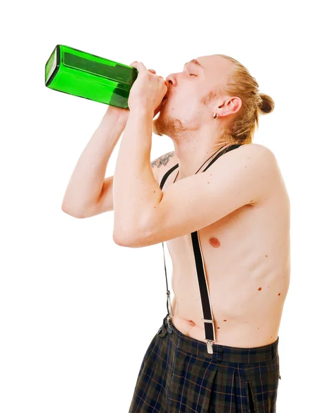 Giovane con bottiglia verde — Foto Stock