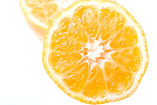 新鮮なジューシーなクレメンタイン柑橘系の果物をカット — ストック写真