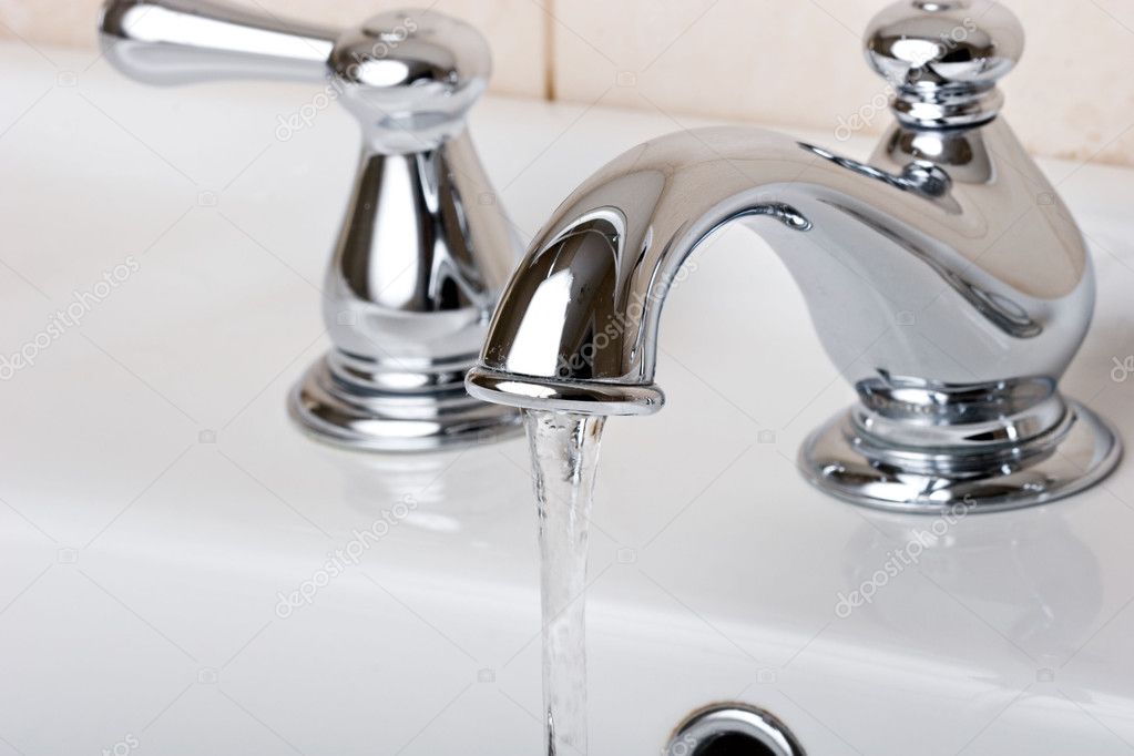 Chrome badrum kran kranar — stockfotografi © djarvik #2423546