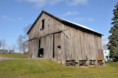 Rustic old barn clipart