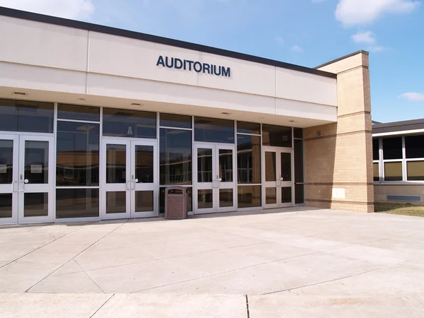 School auditorium deuren — Stockfoto