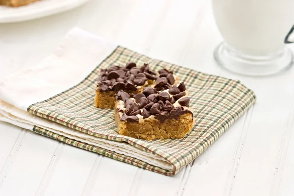 Peanut Butter Chocolate Chip Bars — Stock Photo, Image