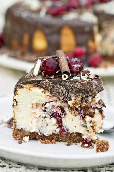 Kızılcık çikolatalı cheesecake — Stok fotoğraf
