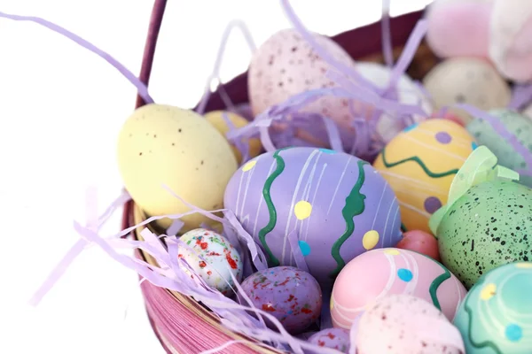 Koš velikonoční vajíčko — Stock fotografie