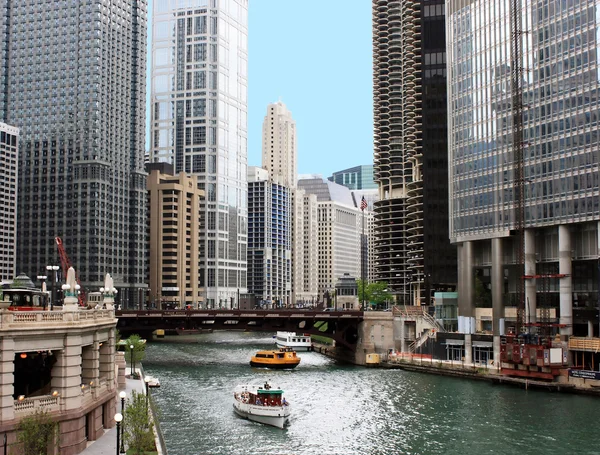 Centrum Chicago river — Zdjęcie stockowe
