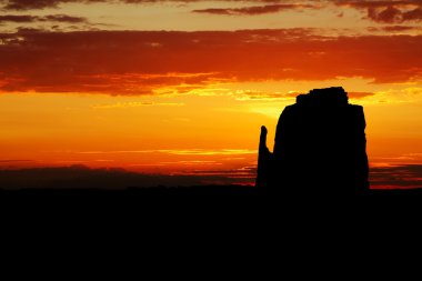 Monument valley sunrise - Doğu mitten butte