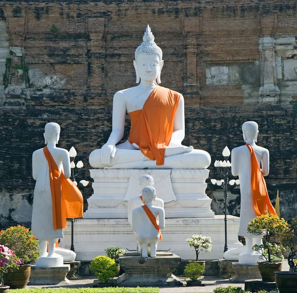 Thajská socha Buddhy na wat yai chai mongkol — Stock fotografie