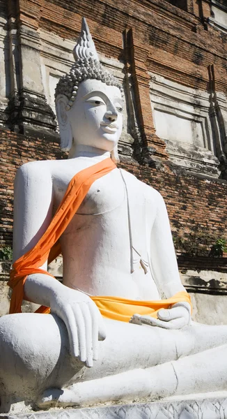 Tajski posąg Buddy w wat yai chai mongkol — Zdjęcie stockowe