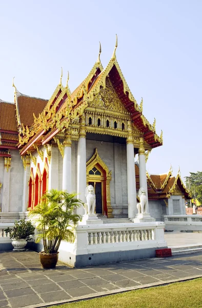 Templo budista tailandés de Wat Benjamobopith — Foto de Stock