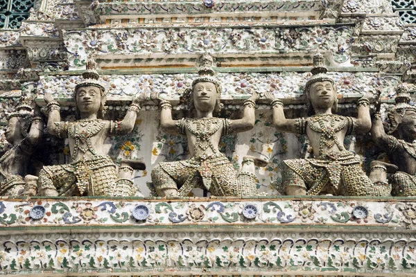 Wat Arun Soldiers — Stock Photo, Image