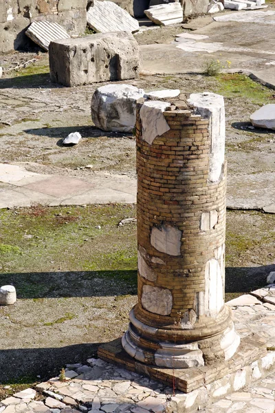 Las ruinas del Foro de Trajano —  Fotos de Stock