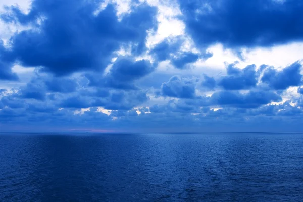 不機嫌そうな海の風景 — ストック写真