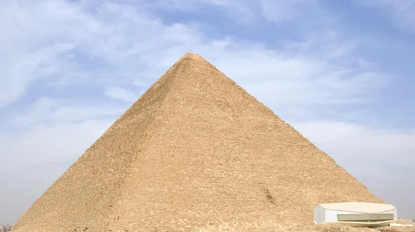 Gran pirámide —  Fotos de Stock