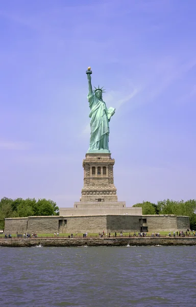 Isla de la Libertad y la Estatua de la Libertad — Foto de Stock