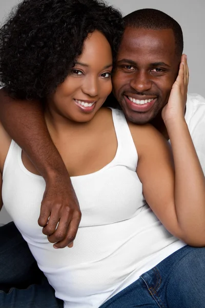 Sonriente pareja negra — Foto de Stock