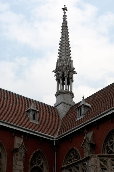 Torre da catedral gótica — Fotografia de Stock