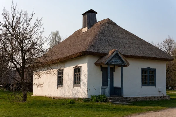 Casa da escola do campo velho — Fotografia de Stock