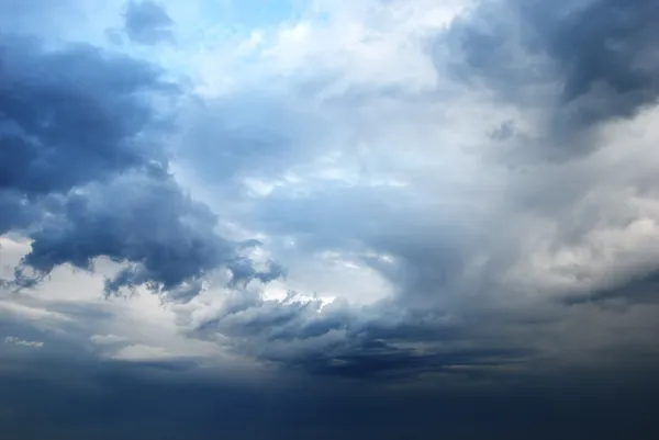 暴风雨的天空 — 图库照片