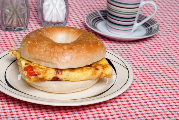 Sandwich bagel et omelette Fermer — Photo