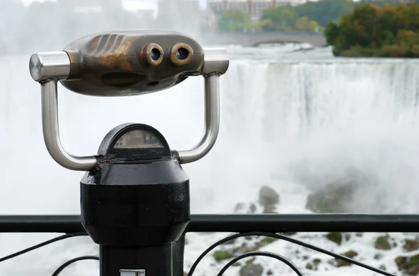 Binocolo alle cascate del Niagara — Foto Stock