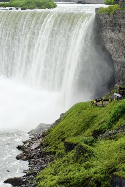 Turystyczne widokowa niagara falls w prowincji ontario — Zdjęcie stockowe