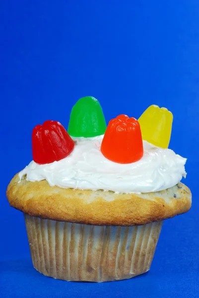 Cupcake com sumos de juba coloridos — Fotografia de Stock