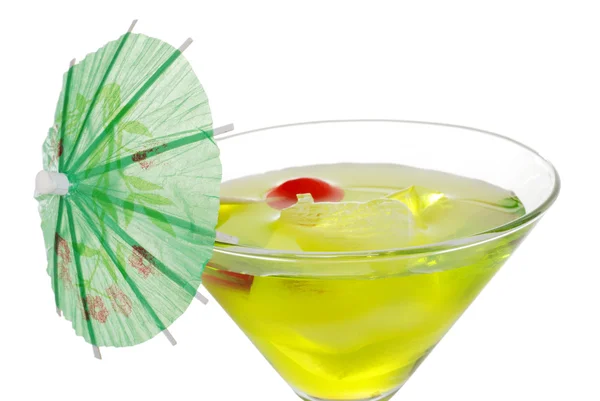Closeup zelené martini s deštníkem — Stock fotografie