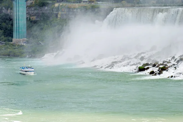 Niagara americano cai no dia nublado — Fotografia de Stock