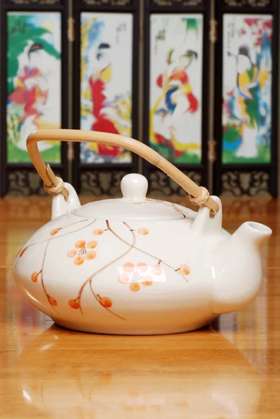 Ázsiai tea-pot, színes háttérrel — Stock Fotó