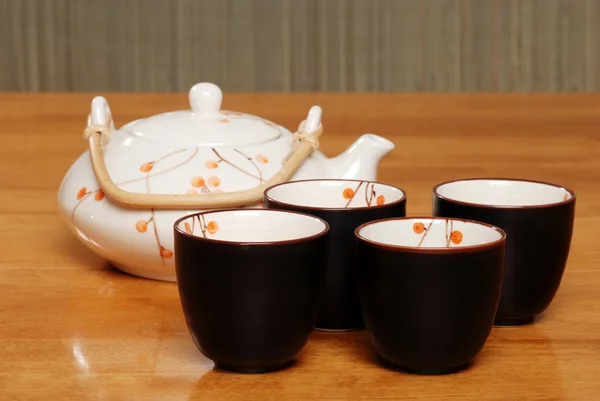 Conjunto de chá asiático foco em copos frontais — Fotografia de Stock